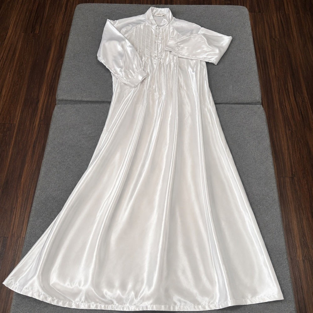 VTG Elise Stevens White Liquid Satin Nightgown Victorian Pleated Long Sleeve